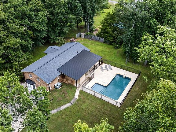 5th image of 7311 Henry Dr