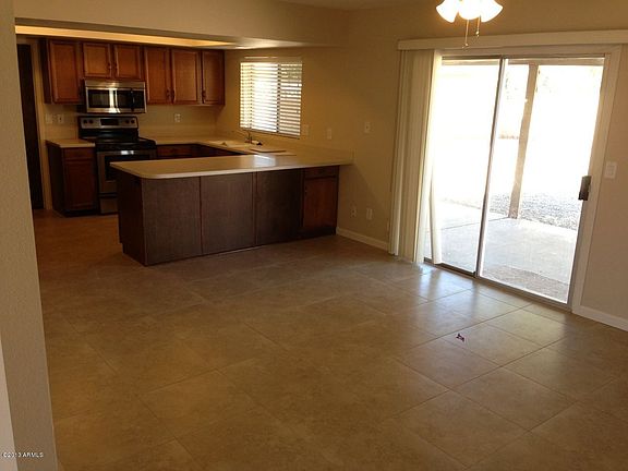 3rd image of 2210 W Wickieup Ln