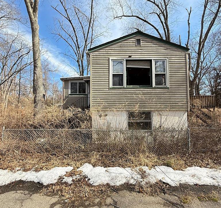 2nd image of 2 Brookside Rd