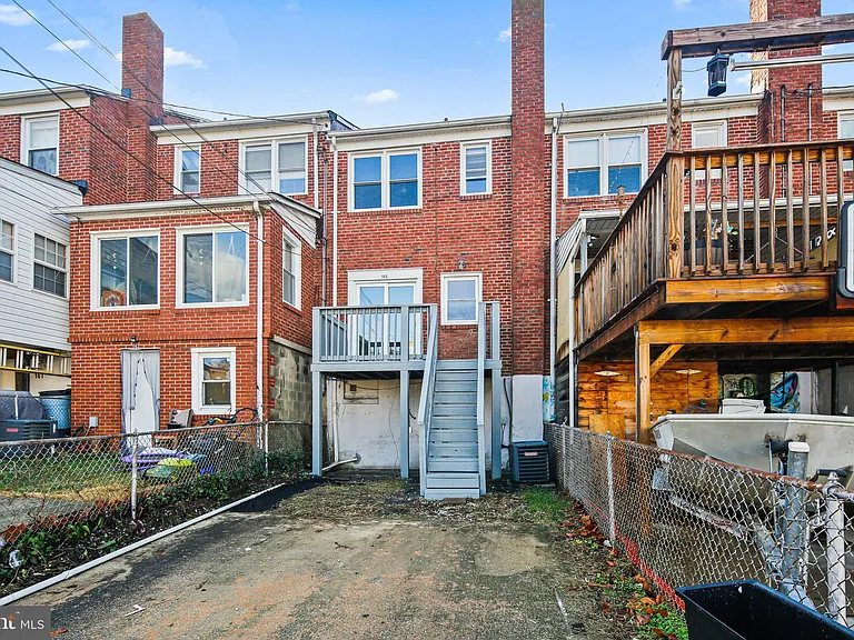 165 Hampshire Rd — Photo 38