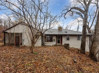 3045 Carroll Dr SE, Cedar Rapids, IA 52403