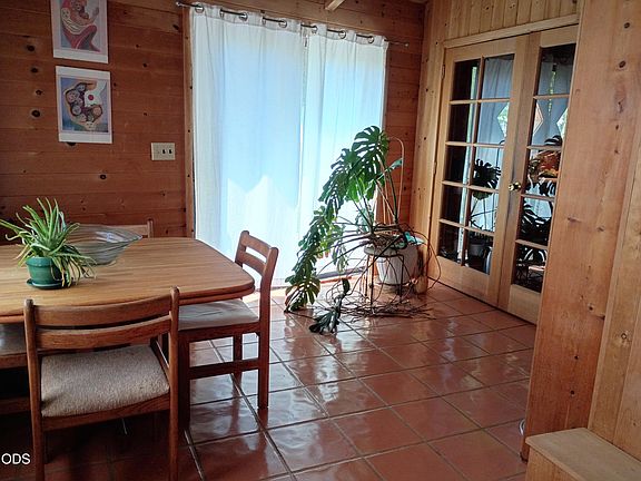 5th image of 1407 Caves Camp Rd