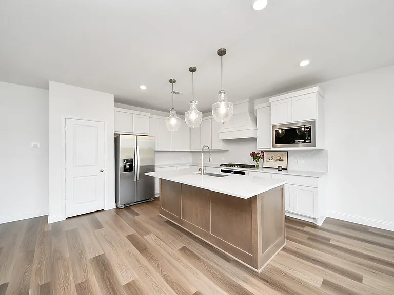 4042 Colony Ln — Photo 13