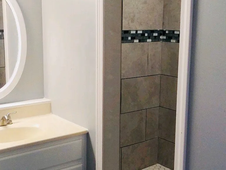843 Biggs St — Photo 17