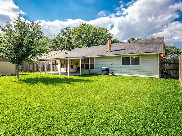 9742 Charmont Rd — Photo 22