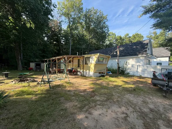 1805 S Camp Ave, White Cloud, MI 49349