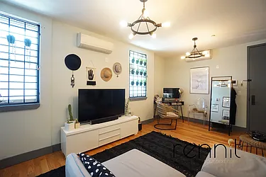 Rented by Rennit Inc.