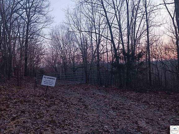 3rd image of Lakewood Ln