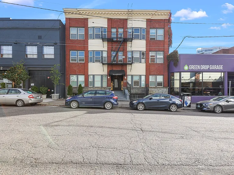 Teasdale Apartments — Photo 16
