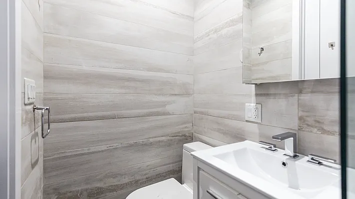 Rented by Nooklyn NYC LLC | media 9