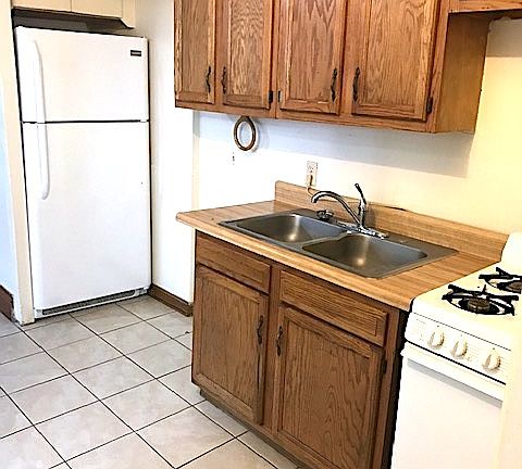3rd image of 2916 Cottage Grove Ave