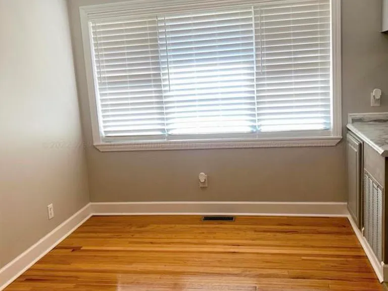 1000 Highland Rd — Photo 13