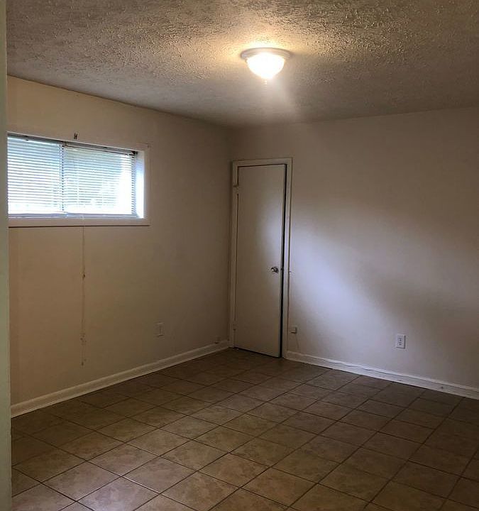1st image of 642 Dresden Dr #642