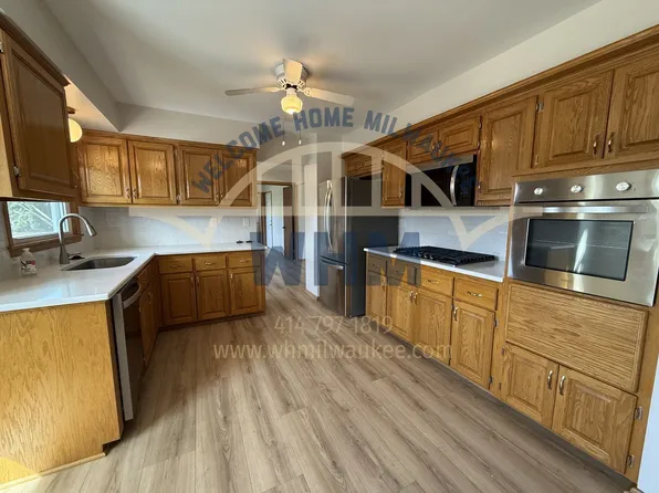 4325 N 142nd St, Brookfield, WI 53005