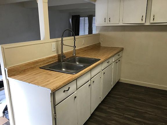 2nd image of 912 N 70th St