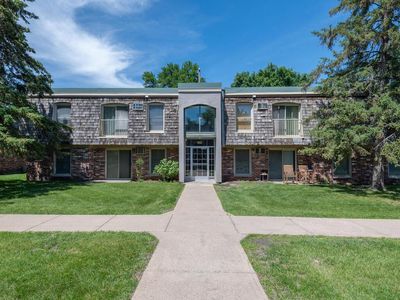 902 9th Ave S APT 8, Hopkins, MN, 55343