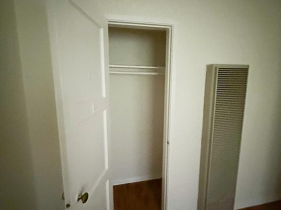 5th image of 7020-7022-12 Hazeltine Ave
