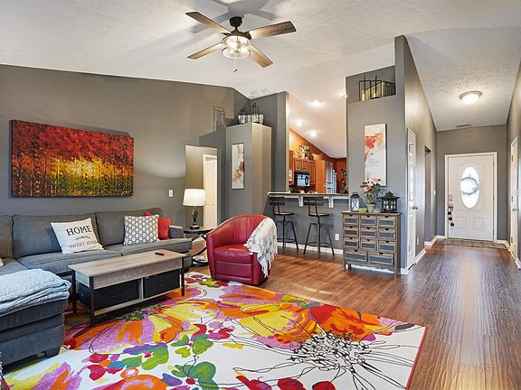 3rd image of 5619 River Walk Cir