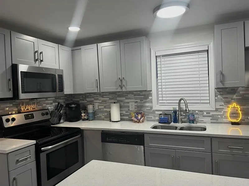 3 bed, 988 sqft, $1,800 — Photo 4