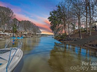 280 Lakeview Shores Loop, Mooresville, NC 28117