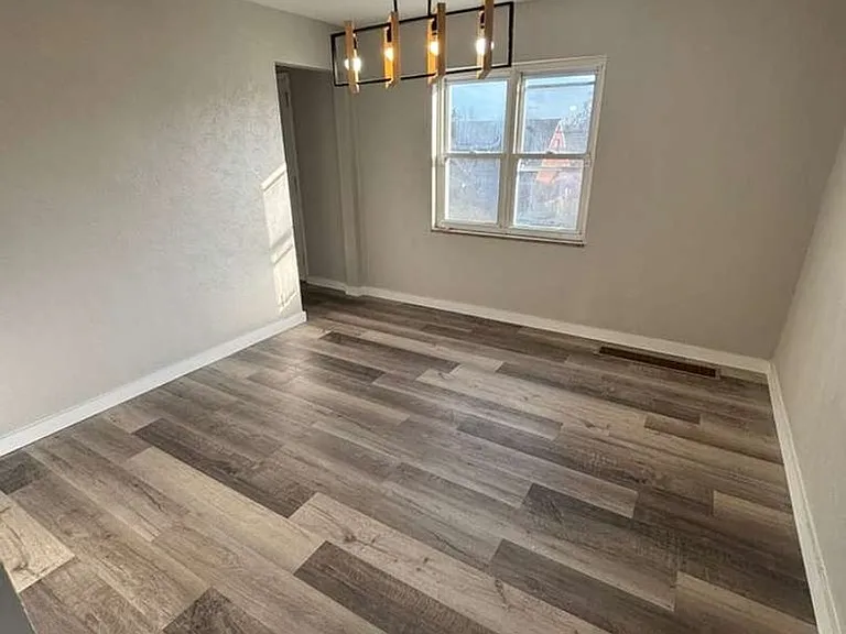 1221 Graham Ave — Photo 6