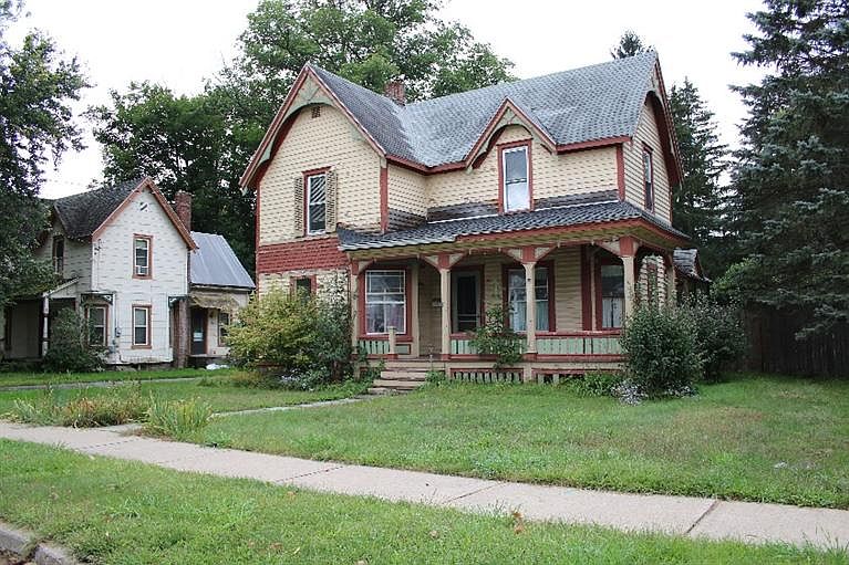 1st image of 16 William St