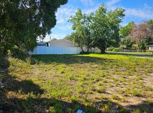 1013 Oakland St #2, Tavares, FL 32778