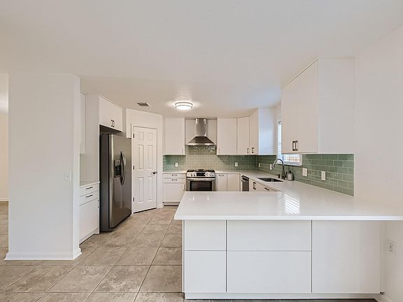 Fully renovated kitchen.