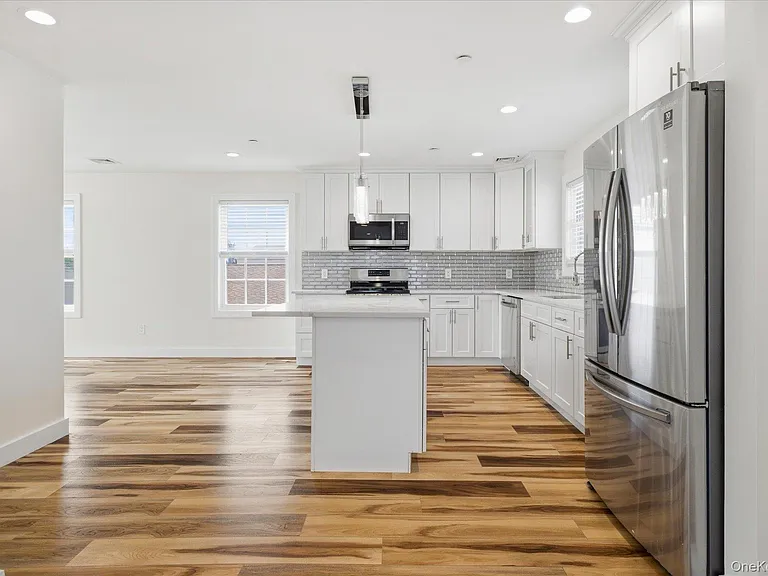 740 S Ocean Ave — Photo 16