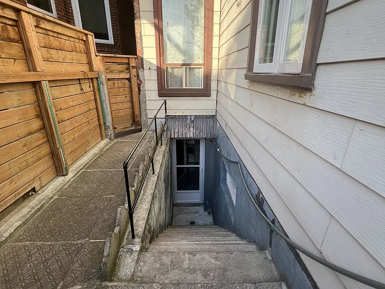 548 Dufferin St #BASEMENT — Photo 7