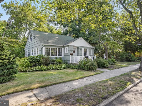 210 W Church St, Absecon, NJ 08201