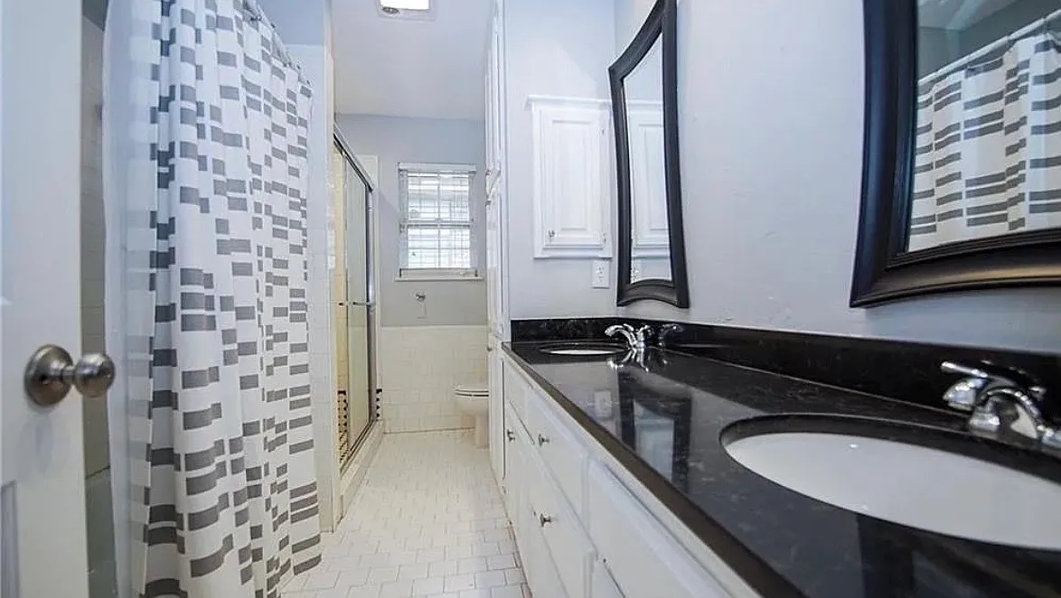 4 bed, 3624 sqft, $3,295 — Photo 3