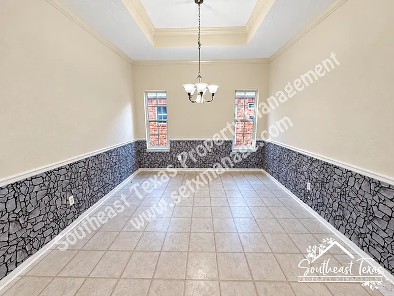 4 bed, 2.0 bath, 1849 sqft, $2,600 — Photo 3