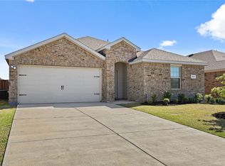 848 Glover Dr, Aubrey, TX 76227