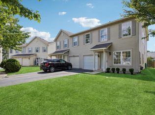738 S Shannon Dr, Romeoville, IL 60446