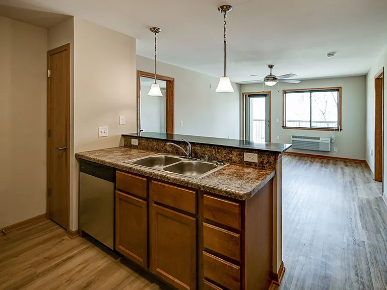 Fairhaven Court Apartments — Photo 39