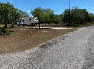 106 Lenette Dr, Woodsboro, TX 78393