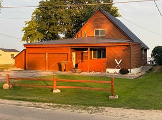 204 Lakeshore Dr, Lakeside, IA 50588