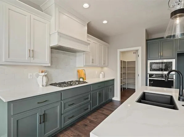 11546 S Olathe View Rd, Olathe, KS 66061