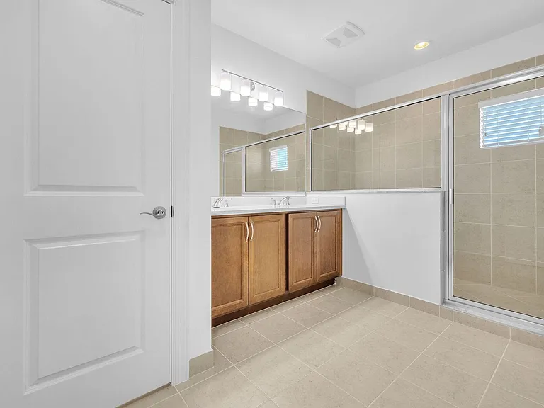 540 Sanderling Cir — Photo 9
