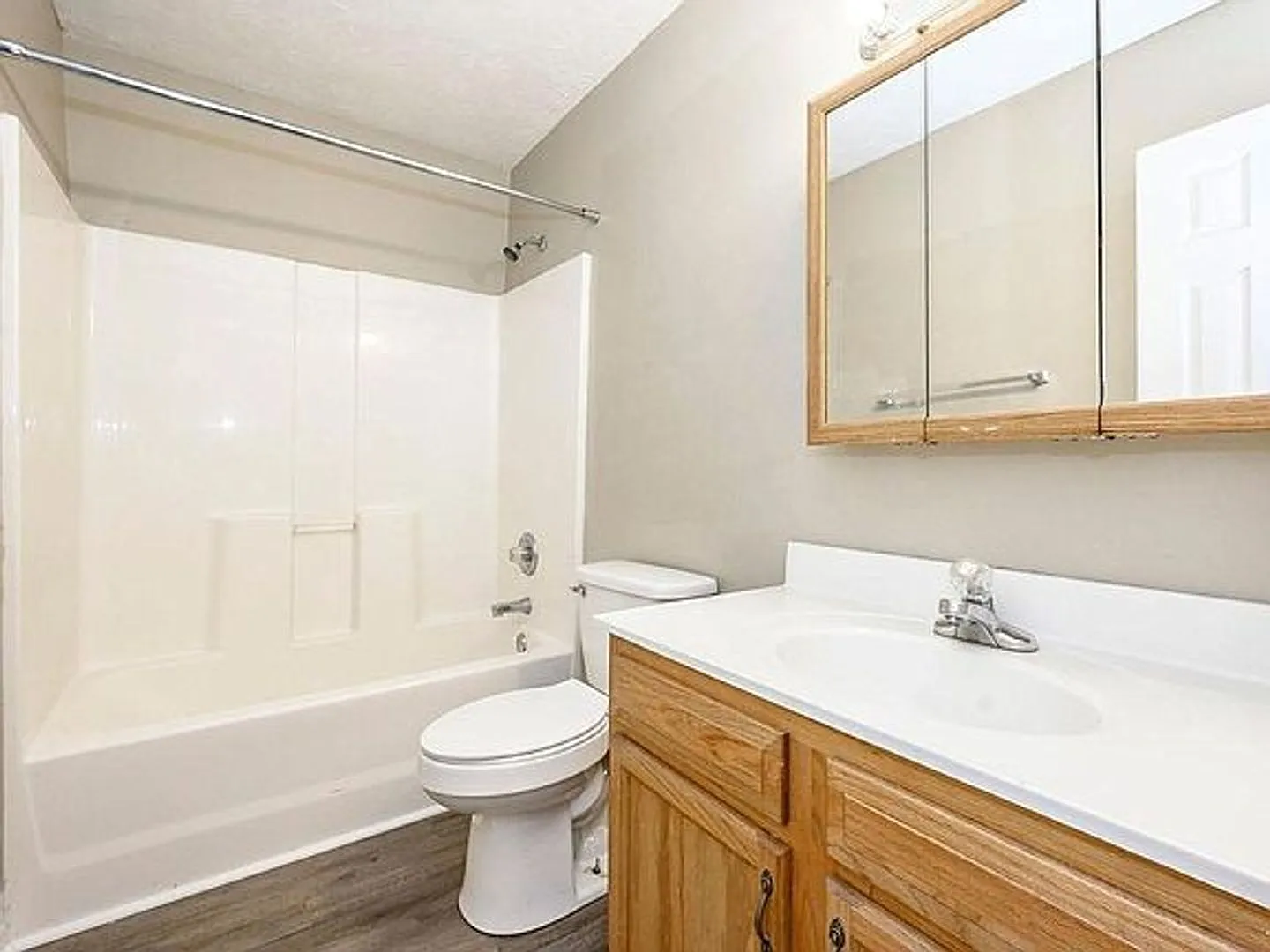 222 State St - Grindstone — Photo 4