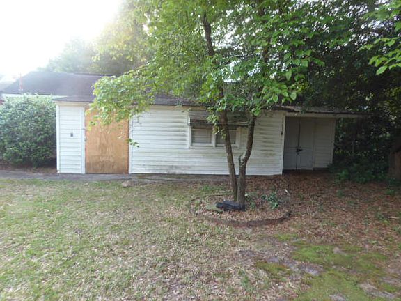 4th image of 405 Williamsburg Dr