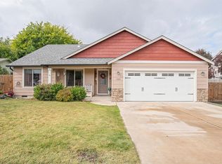1463 Foxwood Dr, Medford, OR 97504