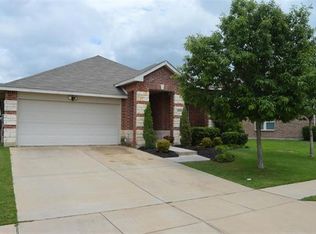 4605 Prairie Crossing Dr, Fort Worth, TX 76244