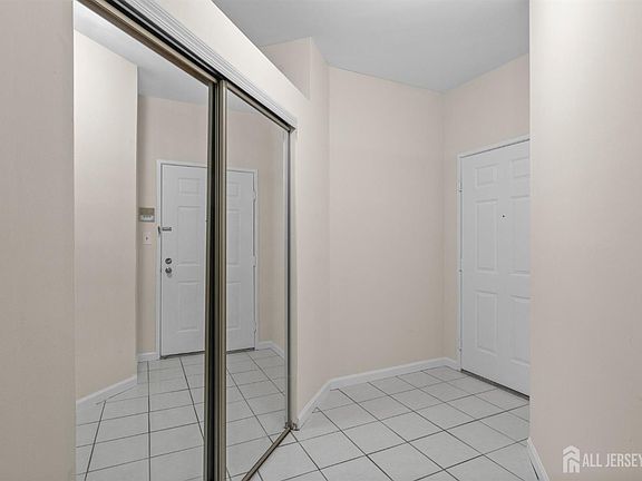 4th image of 5081 Beech Ct