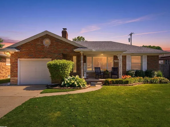 21023 Thiele St, Saint Clair Shores, MI 48081