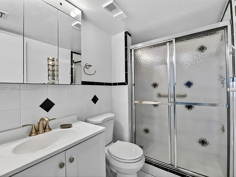 2401 Collins Ave #1107 — Photo 16