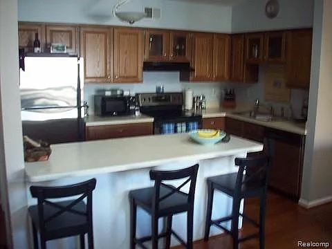 2 bed, 1.0 bath, 995 sqft, $1,700 — Photo 2