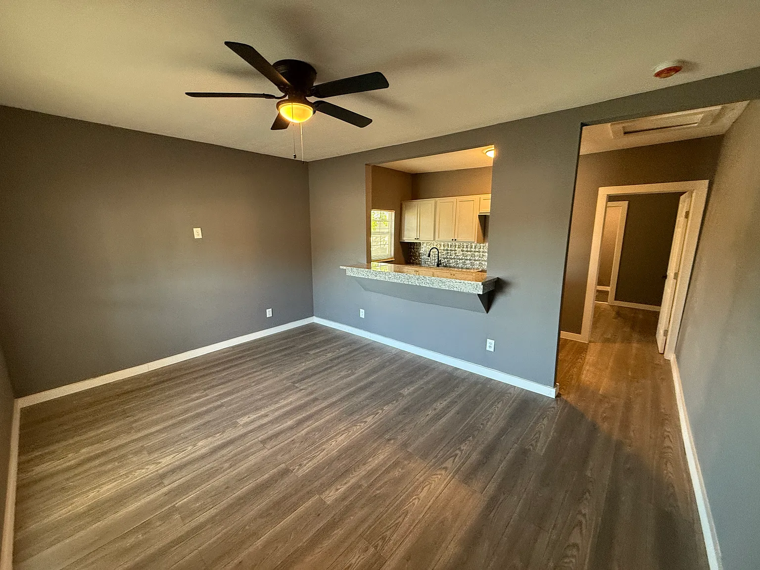 3433 Detonte St — Photo 2
