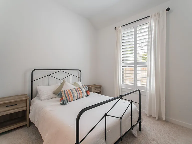 427 Boggy Belt Ln — Photo 39